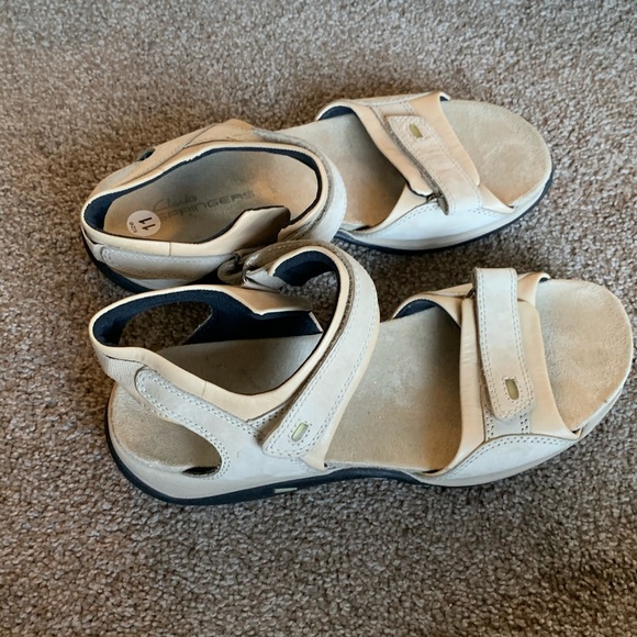 clarks springers walking sandals